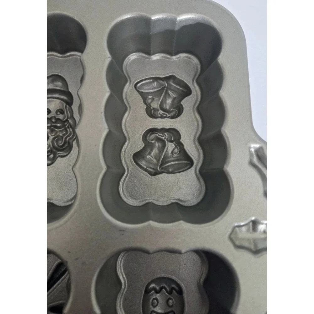 Nordic Ware Christmas Mini Bread Loaf Pan 8 Holiday‎ Designs 6 Cups